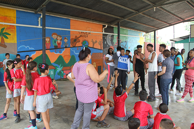 volunteering at a school in costa rica