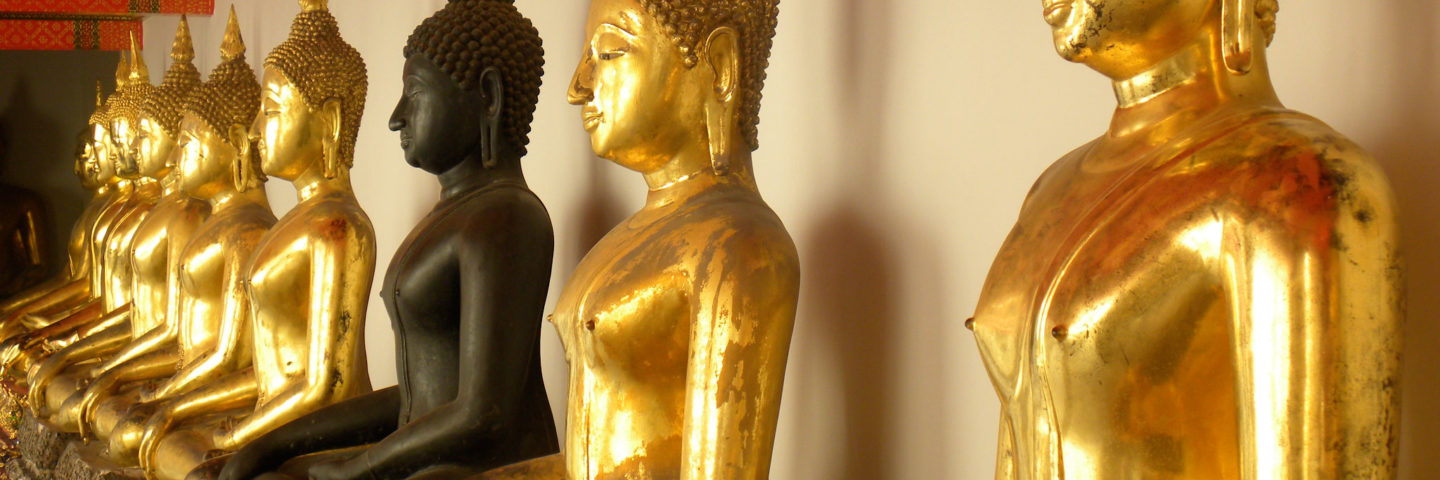 Teach Thailand golden statues